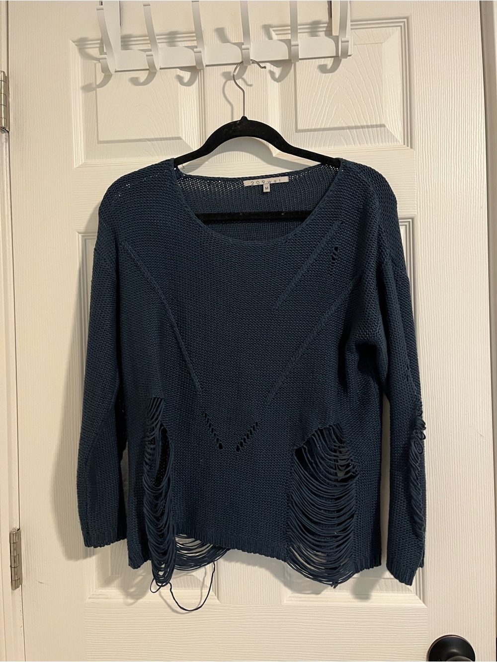 209wst distressed sweater